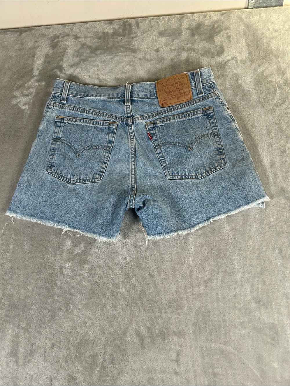 Levi’s vintage Classic Women's Denim Cutoff Shorts - Light Blue guys fit - Picture 6 of 9